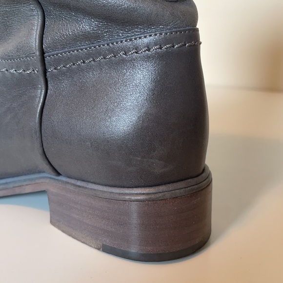 🧚♀️🧚♀️🧚♀️Chanel Authentic dark/medium grey leather boots. - Picture 7 of 12